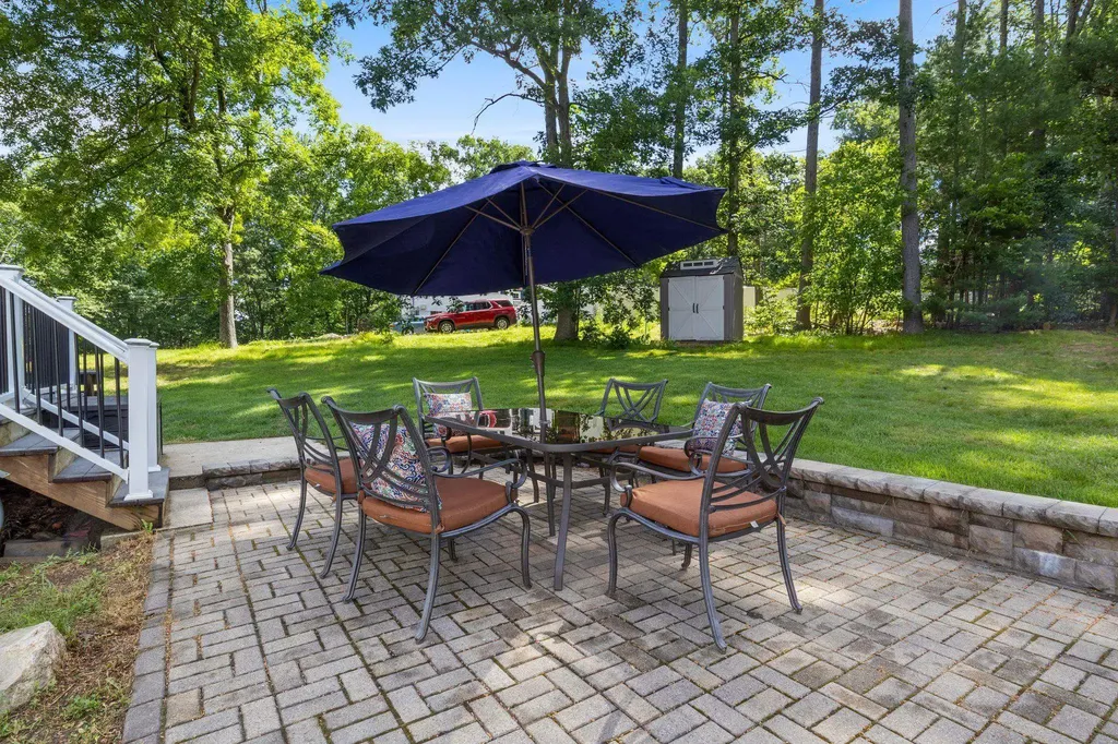 8 Diana Road Derry NH 03038
