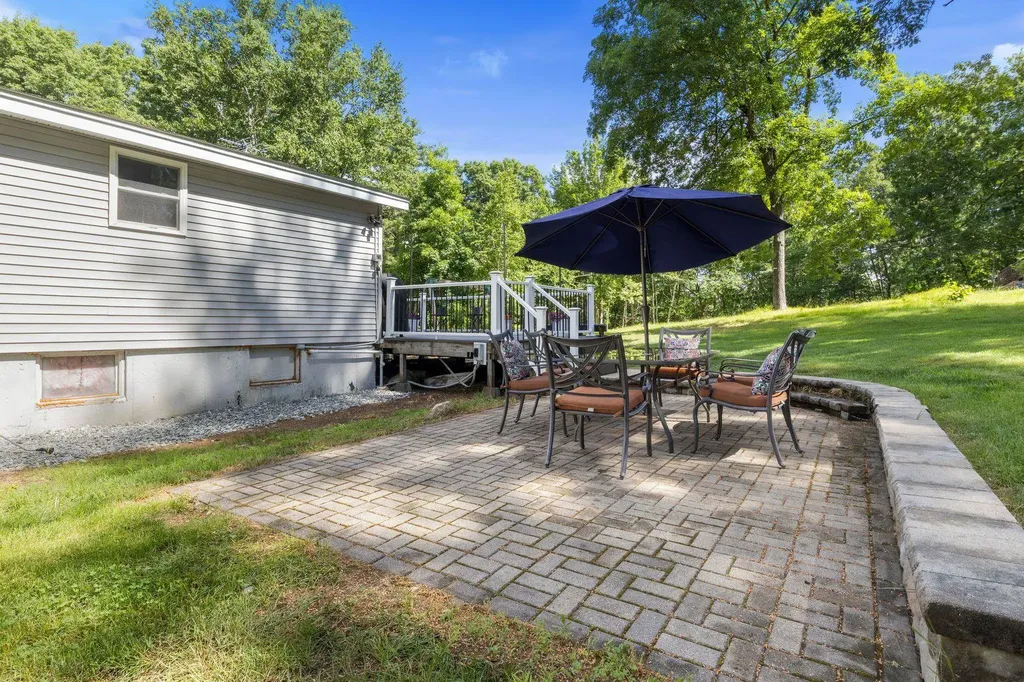 8 Diana Road Derry NH 03038