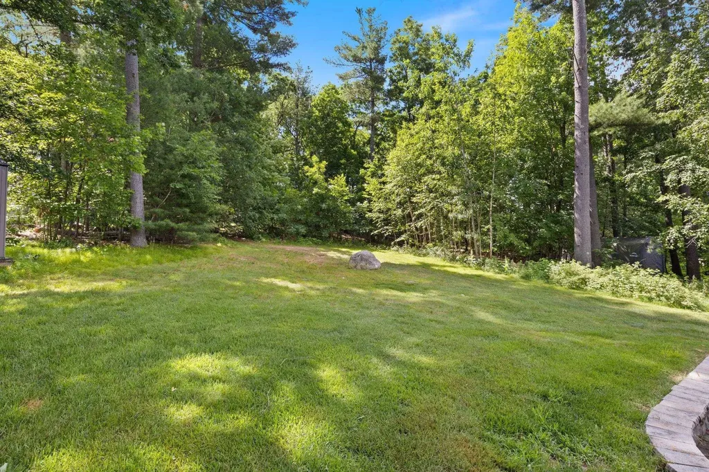 8 Diana Road Derry NH 03038