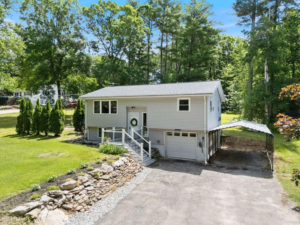 8 Diana Road Derry NH 03038
