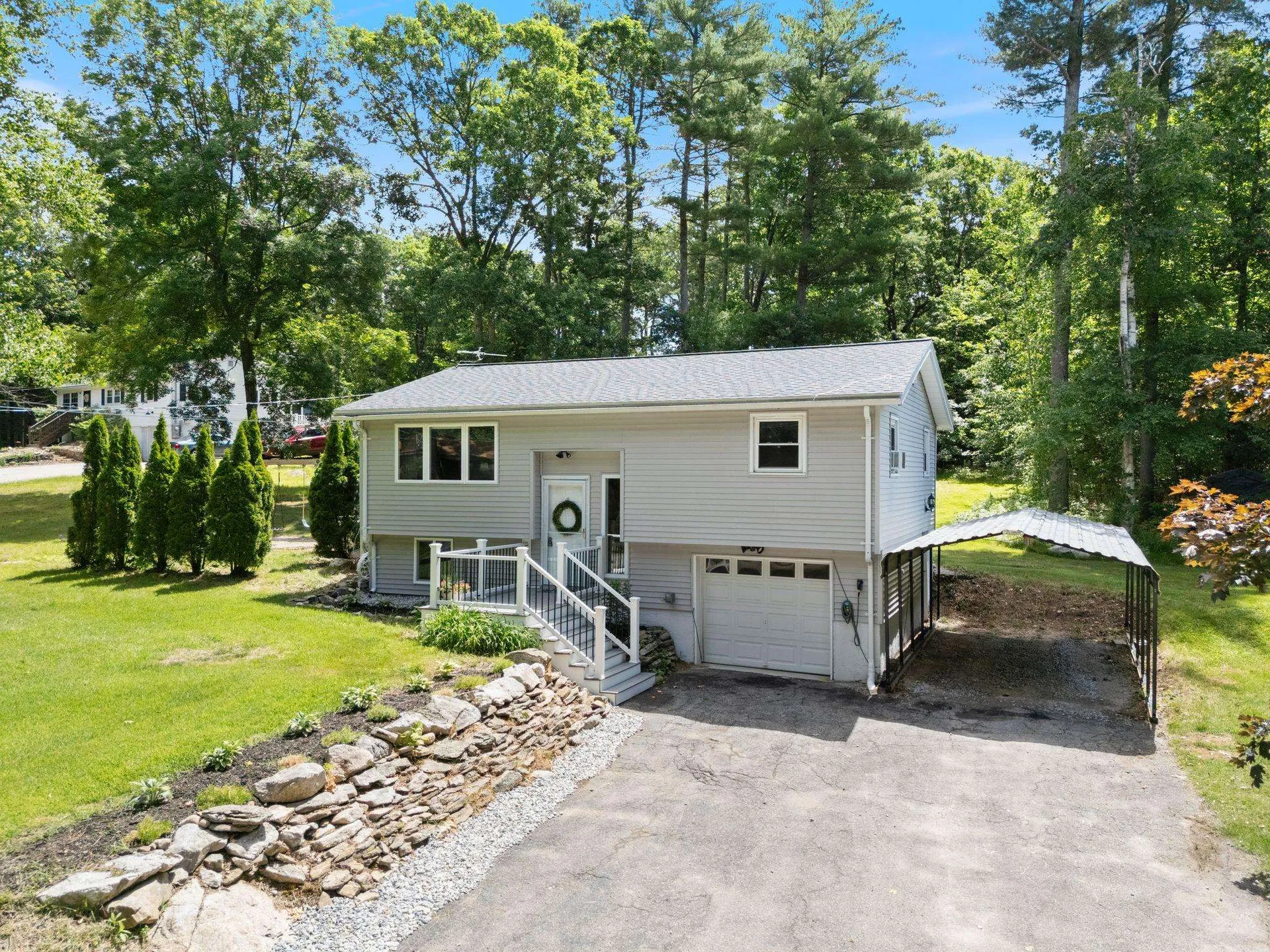 8 Diana Road Derry NH 03038