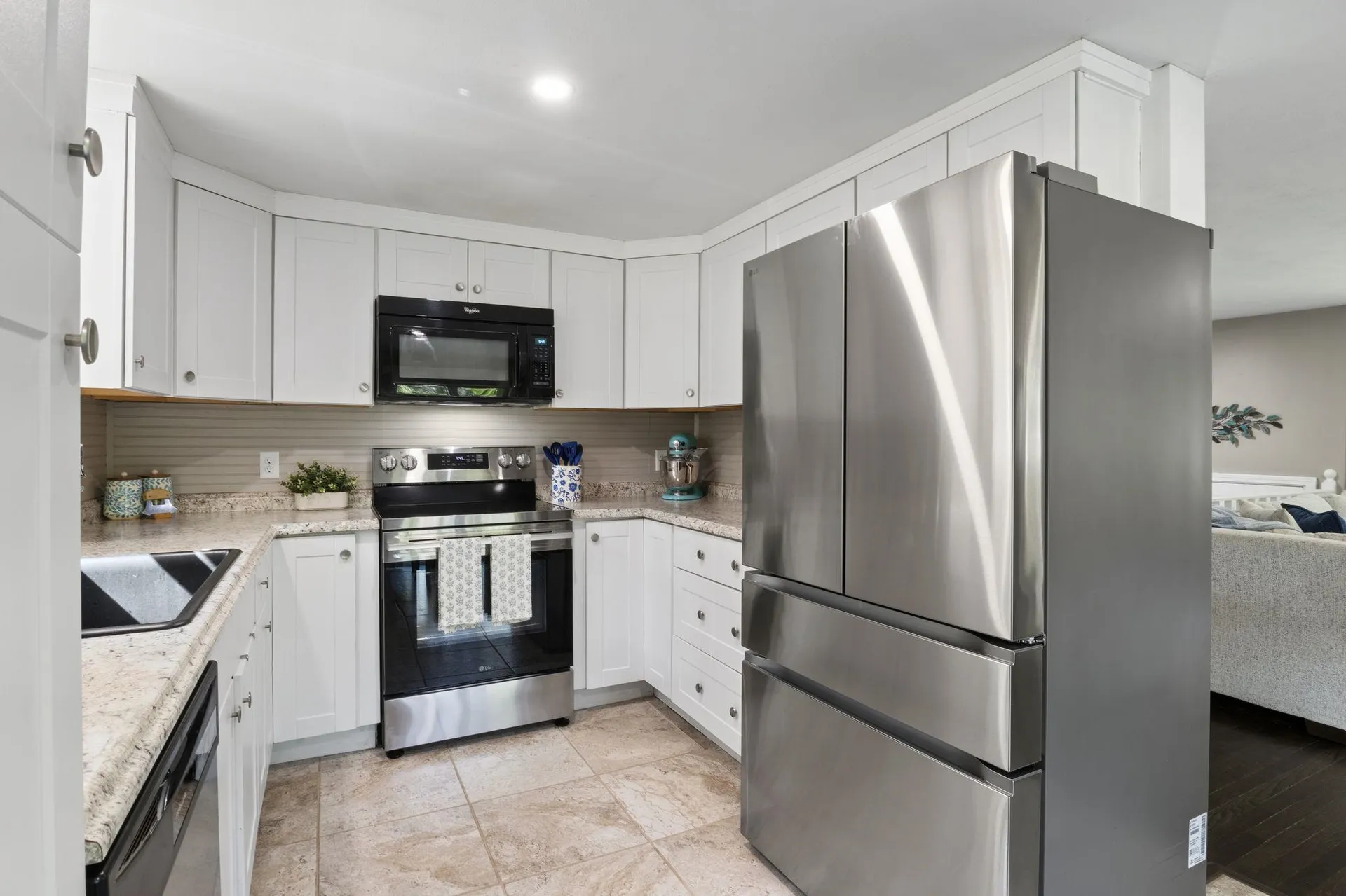 8 Diana Road Derry NH 03038