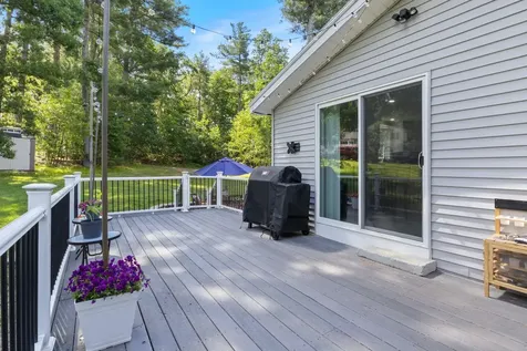 8 Diana Road Derry NH 03038