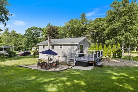 8 Diana Road Derry NH 03038