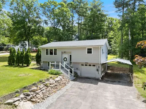 8 Diana Road Derry NH 03038