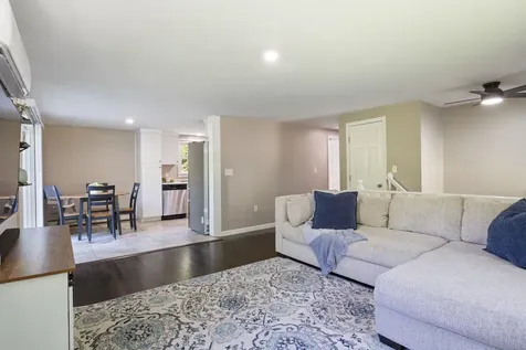 8 Diana Road Derry NH 03038