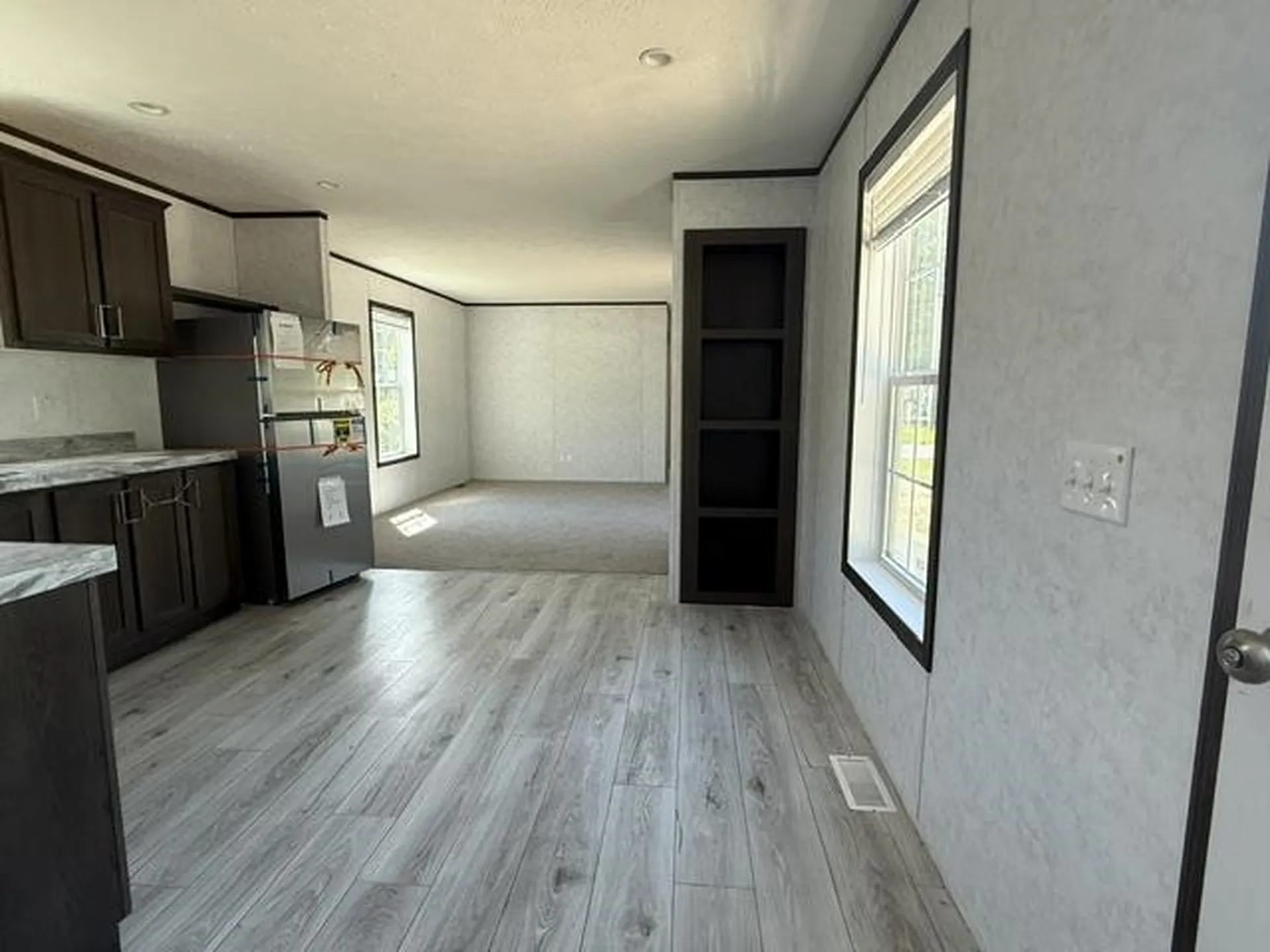 13 Noble Place Londonderry NH 03053