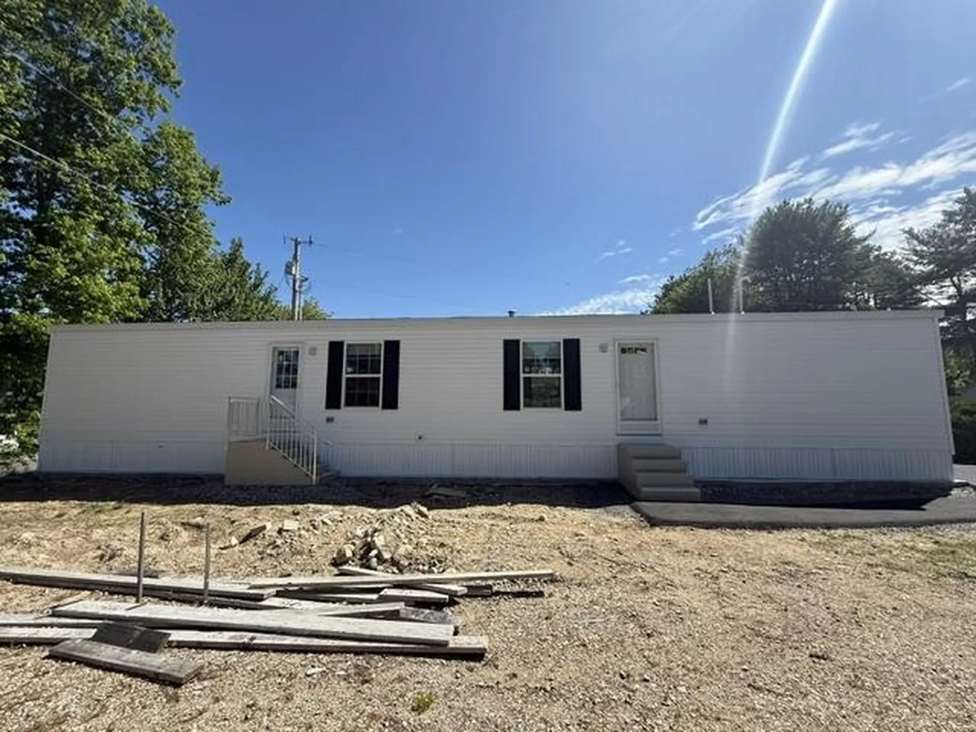 13 Noble Place Londonderry NH 03053