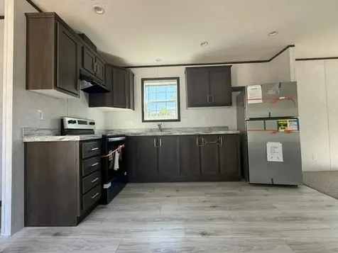 13 Noble Place Londonderry NH 03053