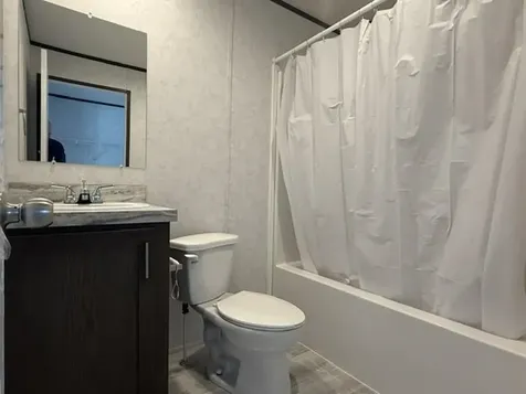 13 Noble Place Londonderry NH 03053