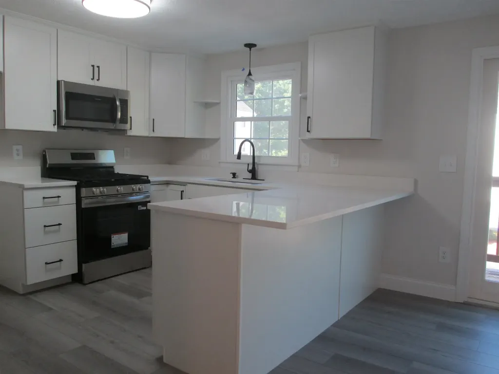 48 Ramsgate Ridge Nashua NH 03063
