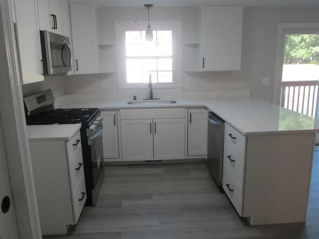 48 Ramsgate Ridge Nashua NH 03063