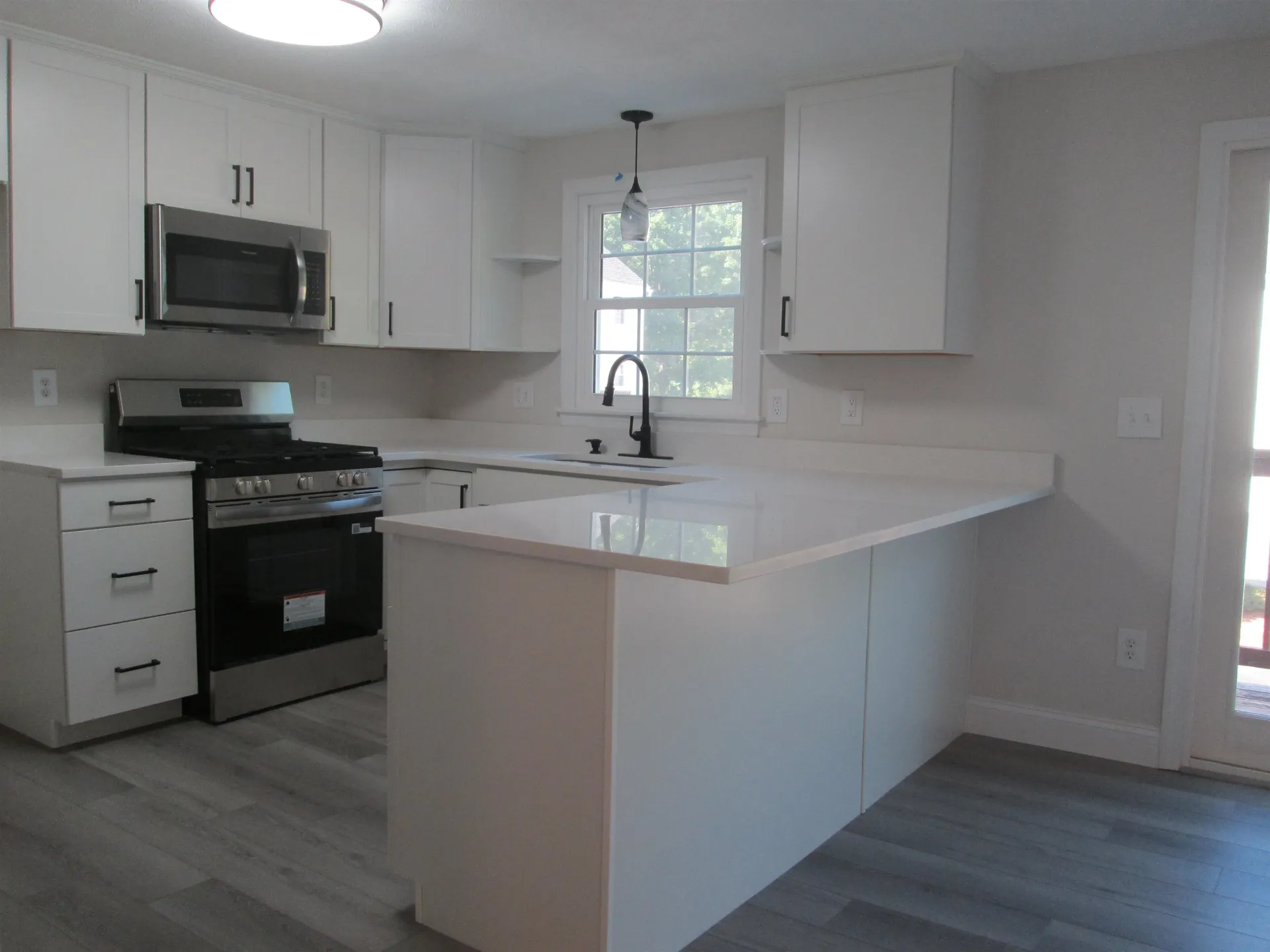 48 Ramsgate Ridge Nashua NH 03063