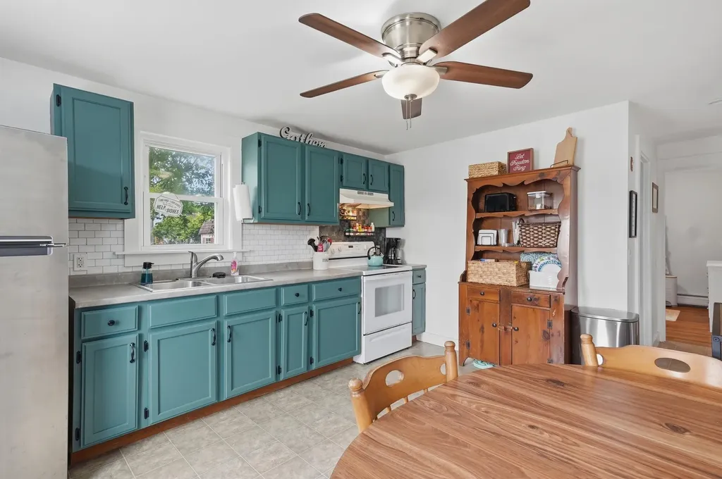 40 Mcguigan Avenue Manchester NH 03103
