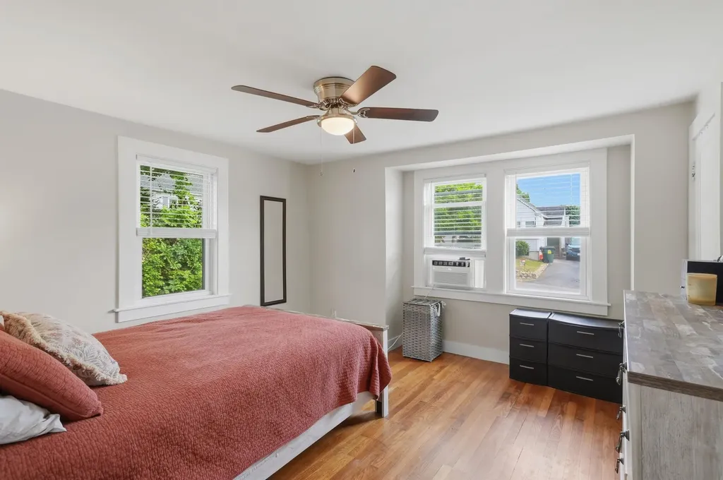 40 Mcguigan Avenue Manchester NH 03103