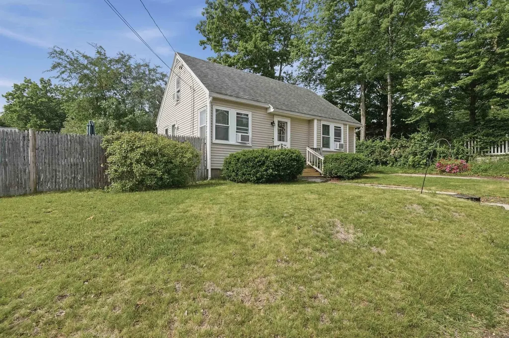 40 Mcguigan Avenue Manchester NH 03103