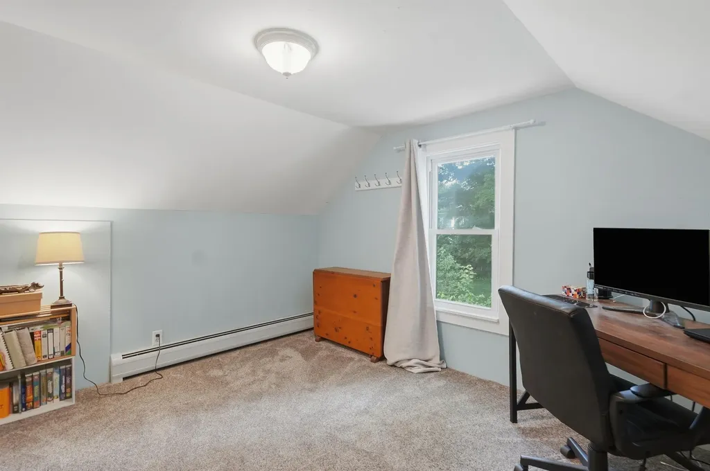 40 Mcguigan Avenue Manchester NH 03103