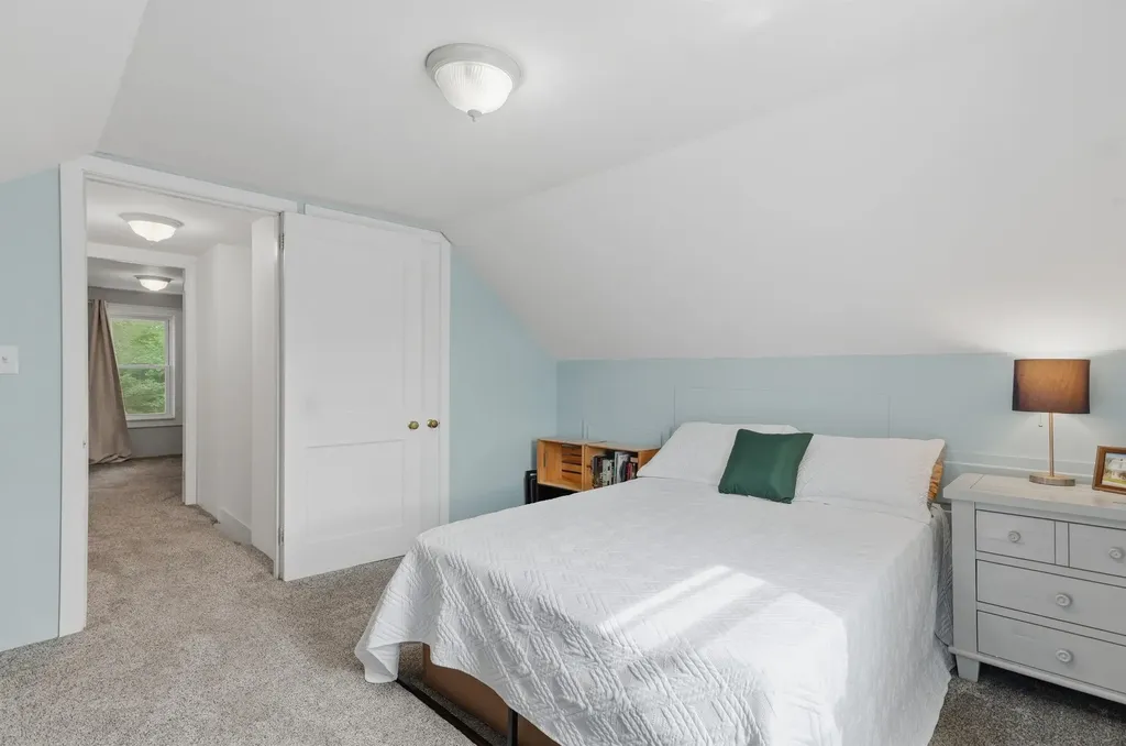 40 Mcguigan Avenue Manchester NH 03103