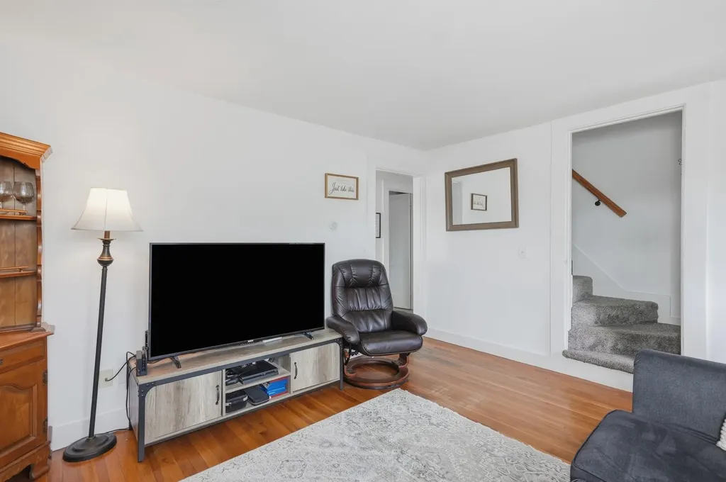 40 Mcguigan Avenue Manchester NH 03103