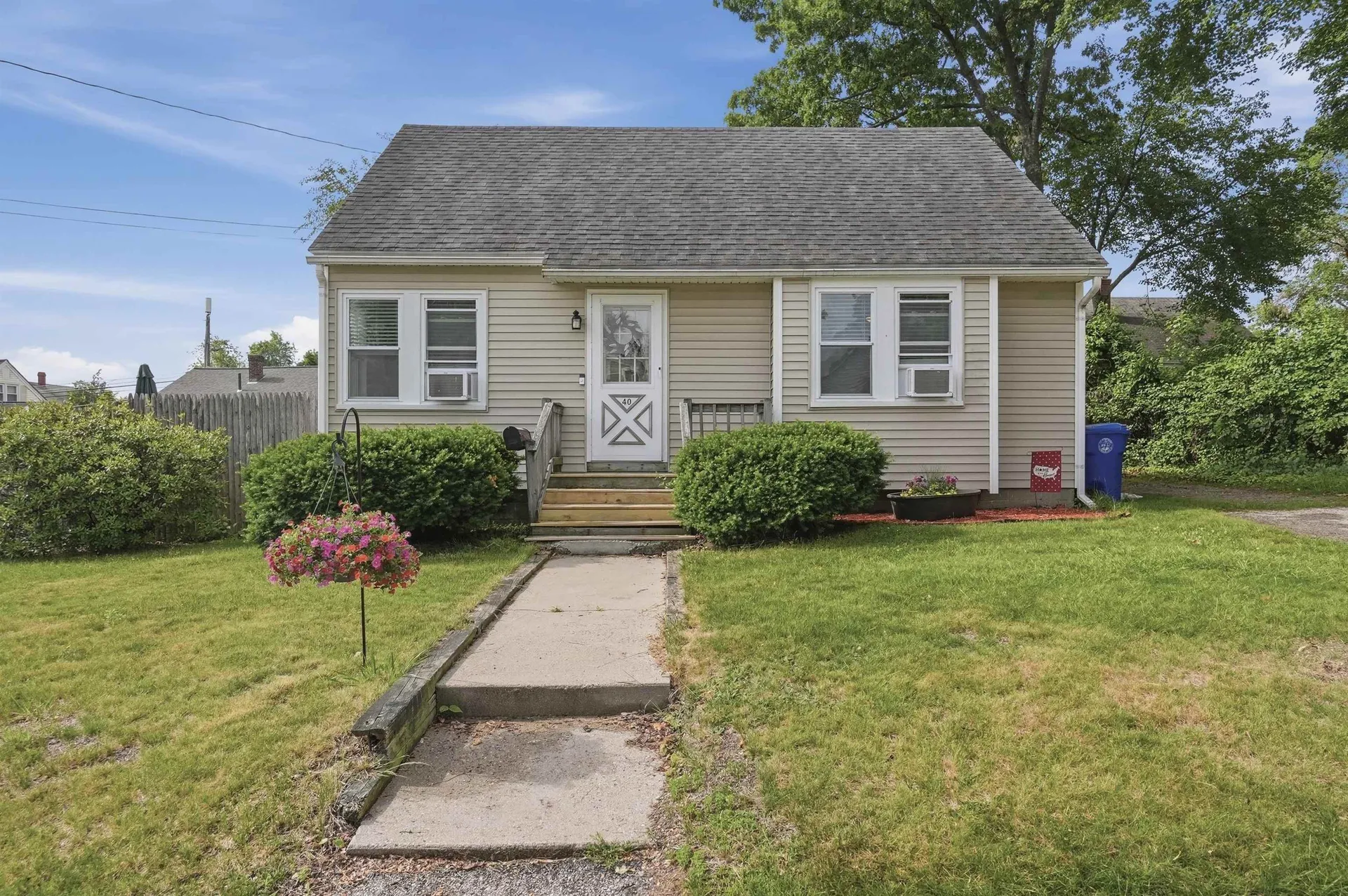40 Mcguigan Avenue Manchester NH 03103