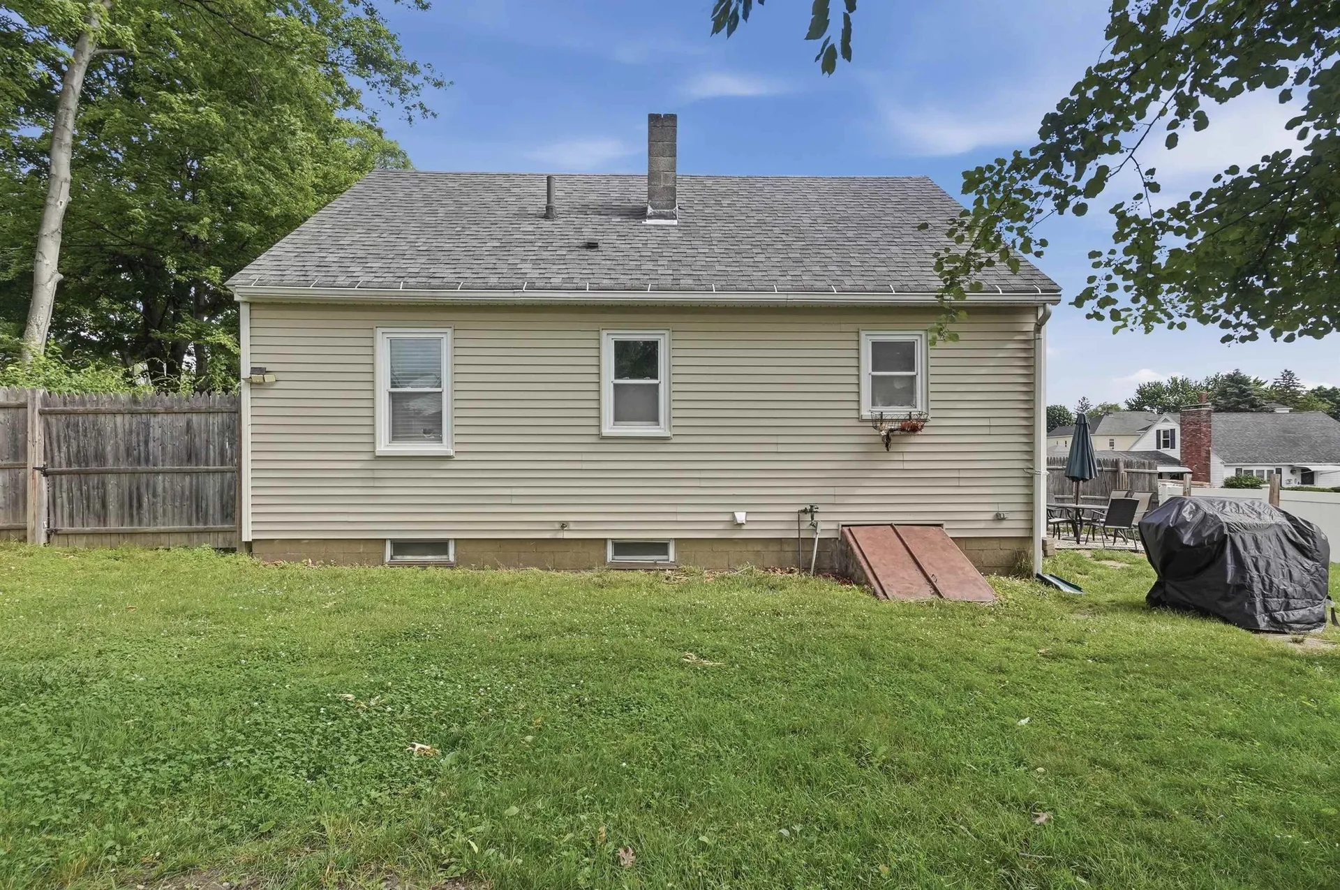 40 Mcguigan Avenue Manchester NH 03103