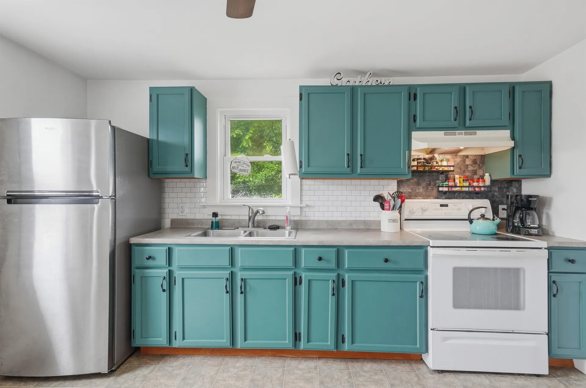 40 Mcguigan Avenue Manchester NH 03103