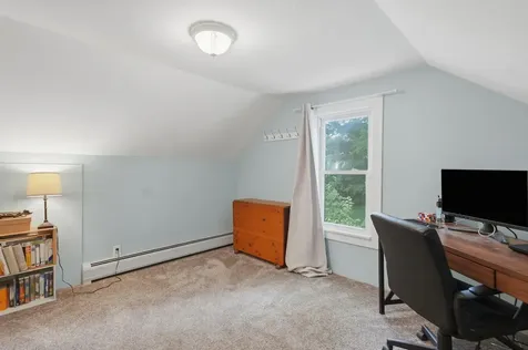 40 Mcguigan Avenue Manchester NH 03103