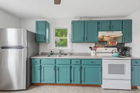 40 Mcguigan Avenue Manchester NH 03103