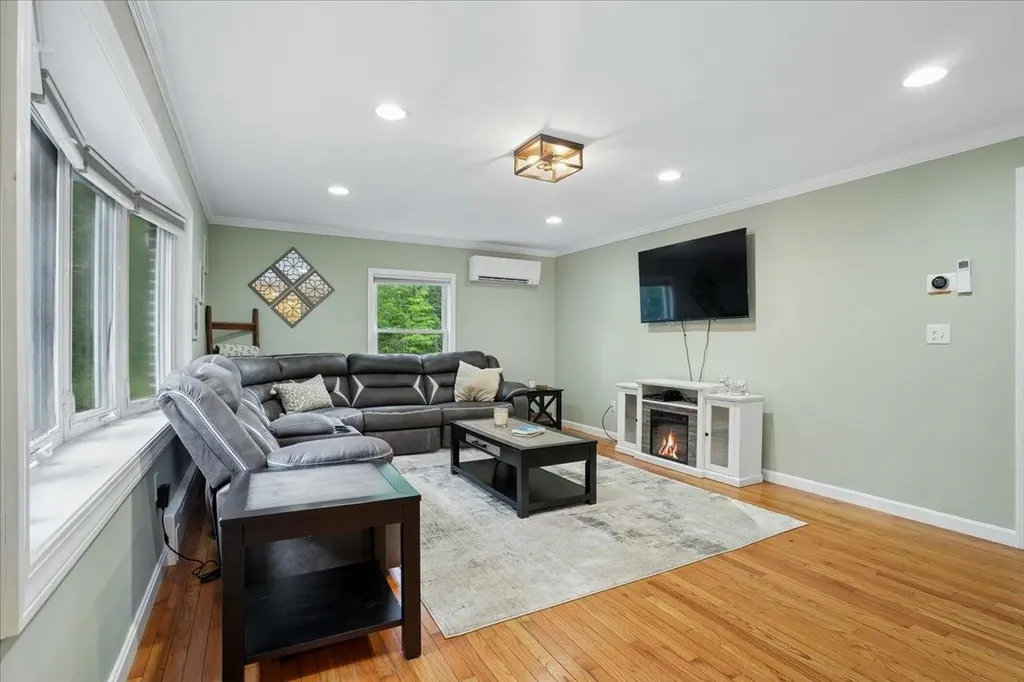 319 Windham Road Pelham NH 03076