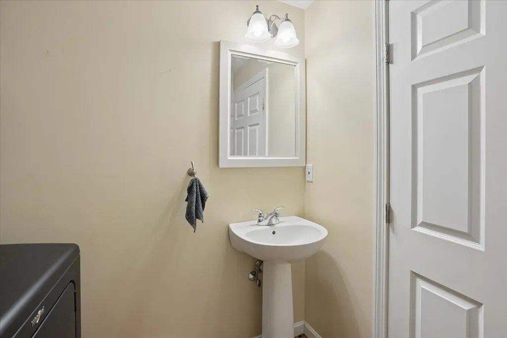 319 Windham Road Pelham NH 03076