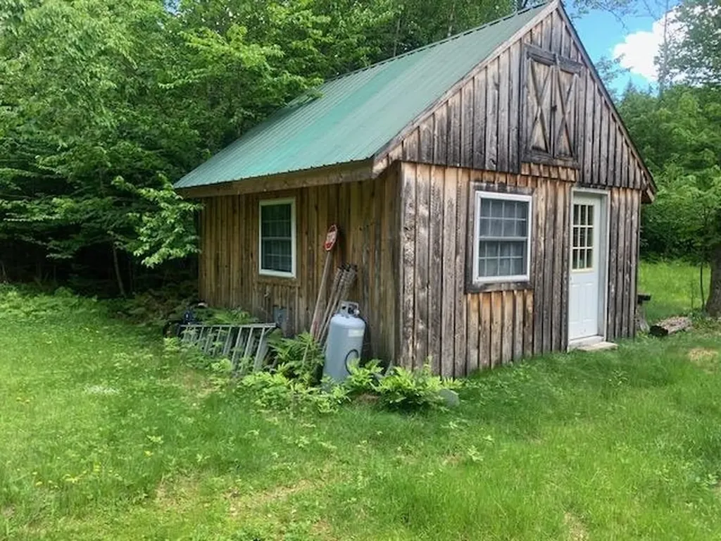 64 Wildcat Drive Pittsburg NH 03592
