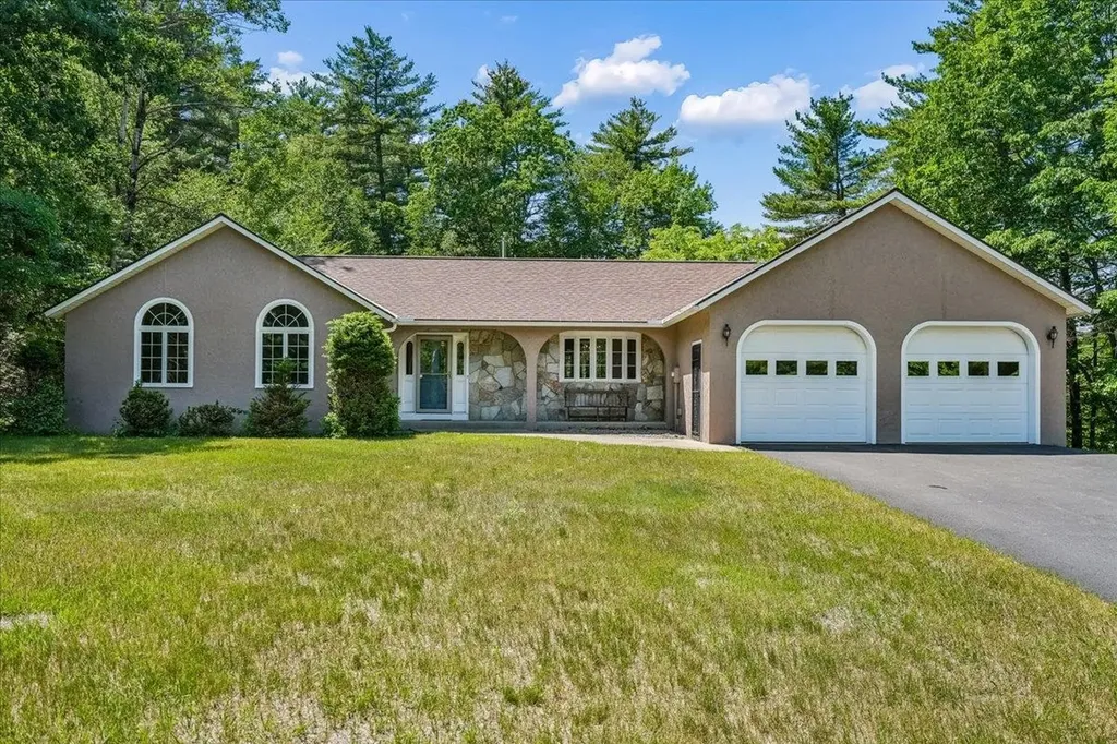 58 Joanne Drive Hooksett NH 03106