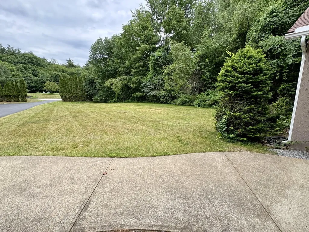 58 Joanne Drive Hooksett NH 03106