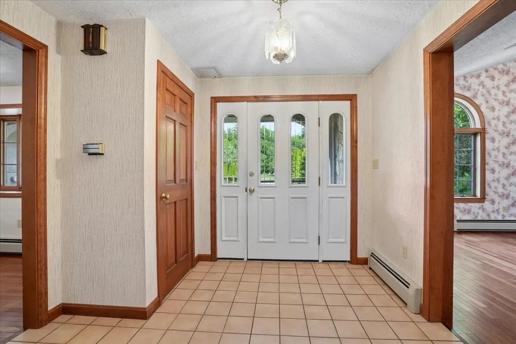 58 Joanne Drive Hooksett NH 03106