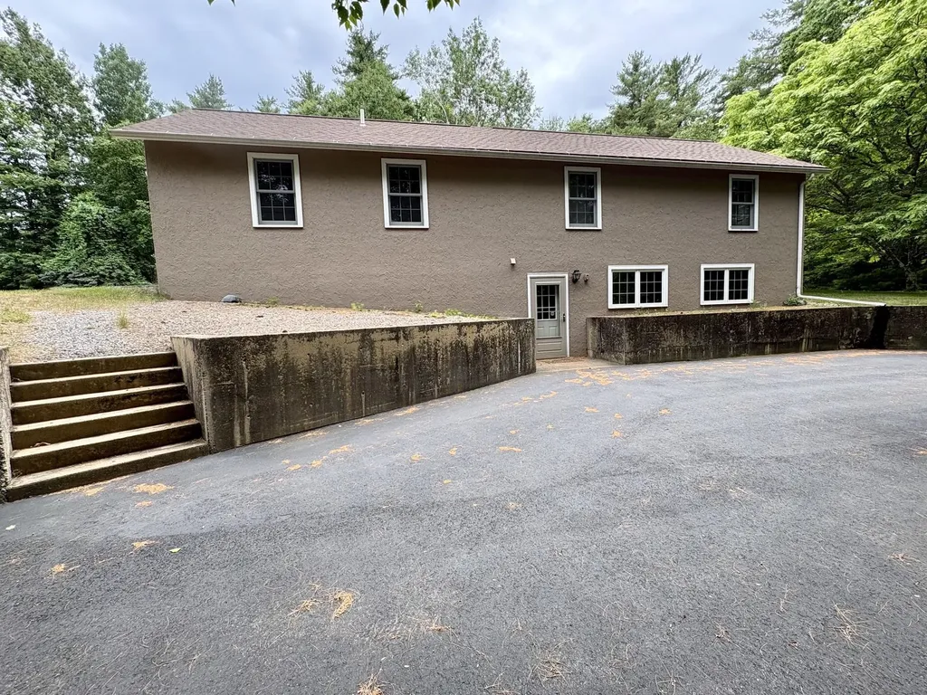 58 Joanne Drive Hooksett NH 03106