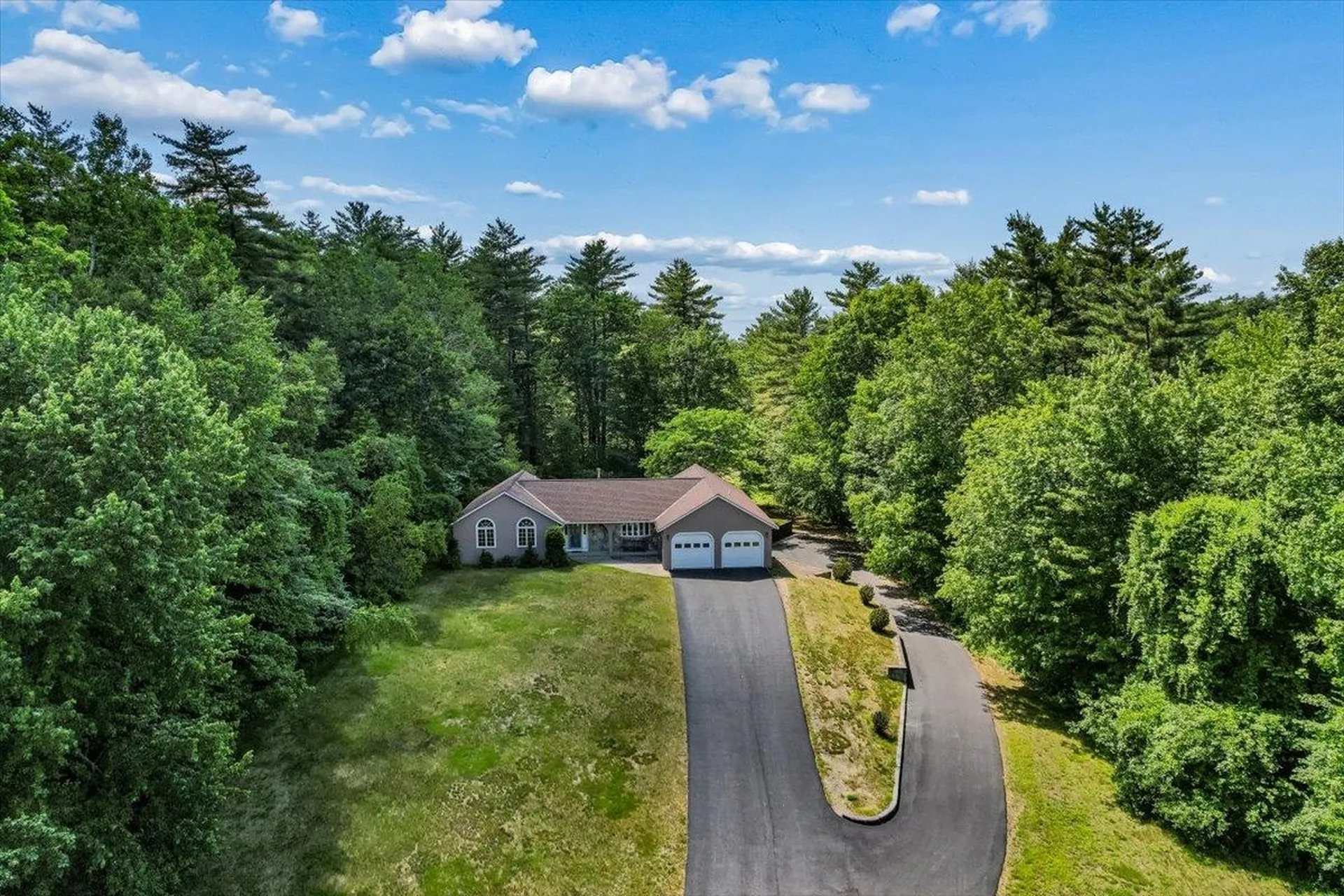 58 Joanne Drive Hooksett NH 03106