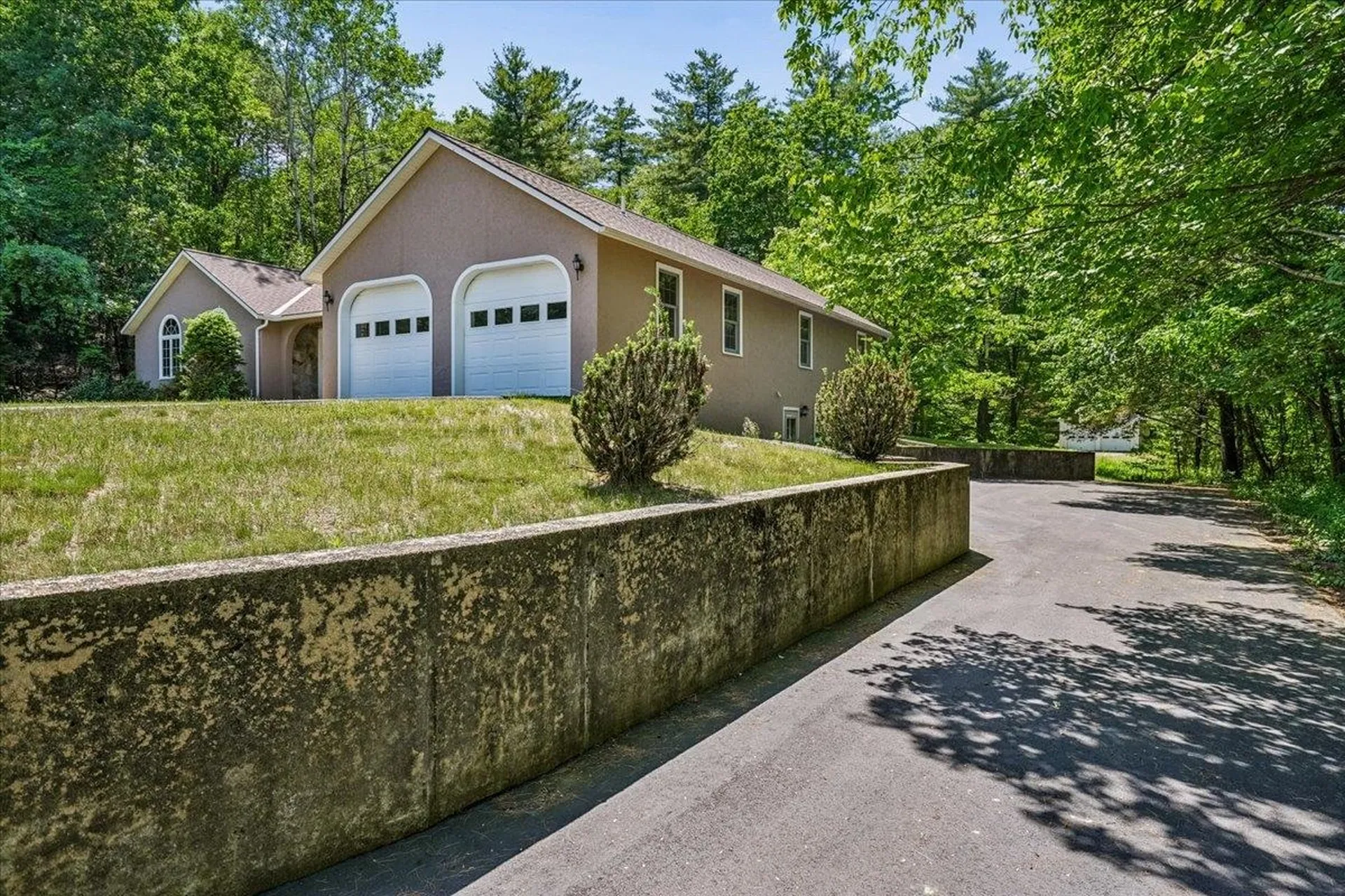 58 Joanne Drive Hooksett NH 03106