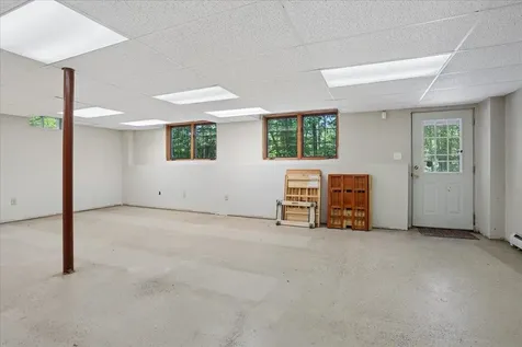 58 Joanne Drive Hooksett NH 03106