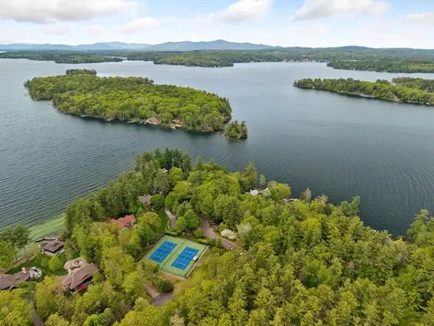 122 Pipers Point Alton NH 03809