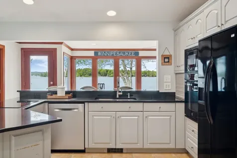 122 Pipers Point Alton NH 03809