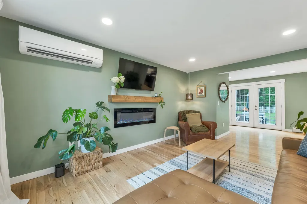 74 Alewive Road Kennebunk ME 04043
