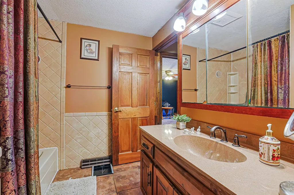 21 Clearview Drive Nashua NH 03062