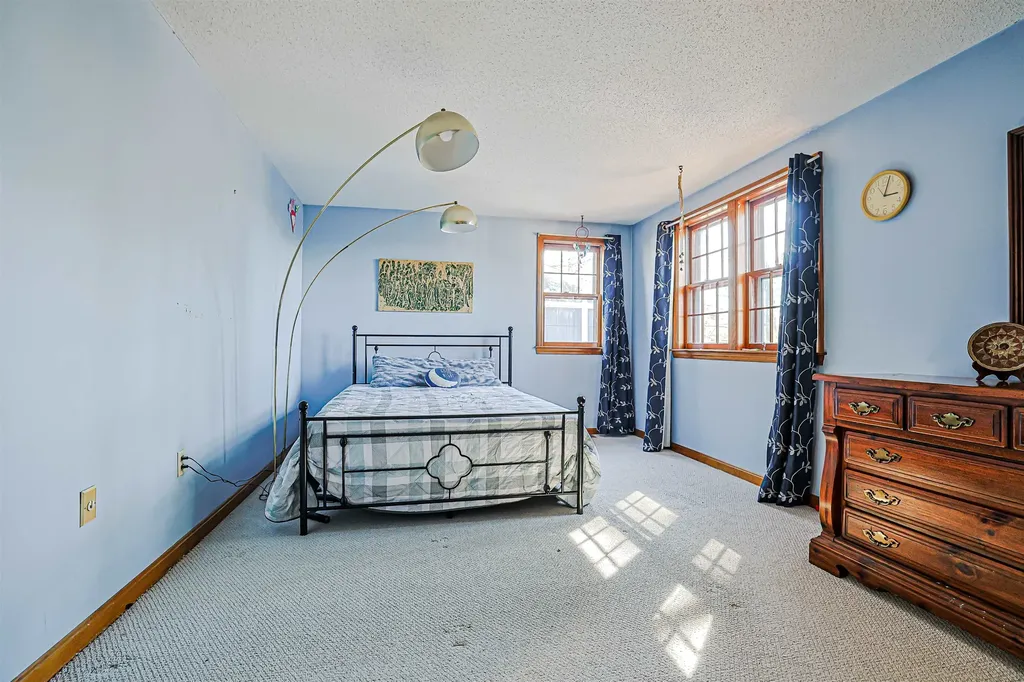 21 Clearview Drive Nashua NH 03062