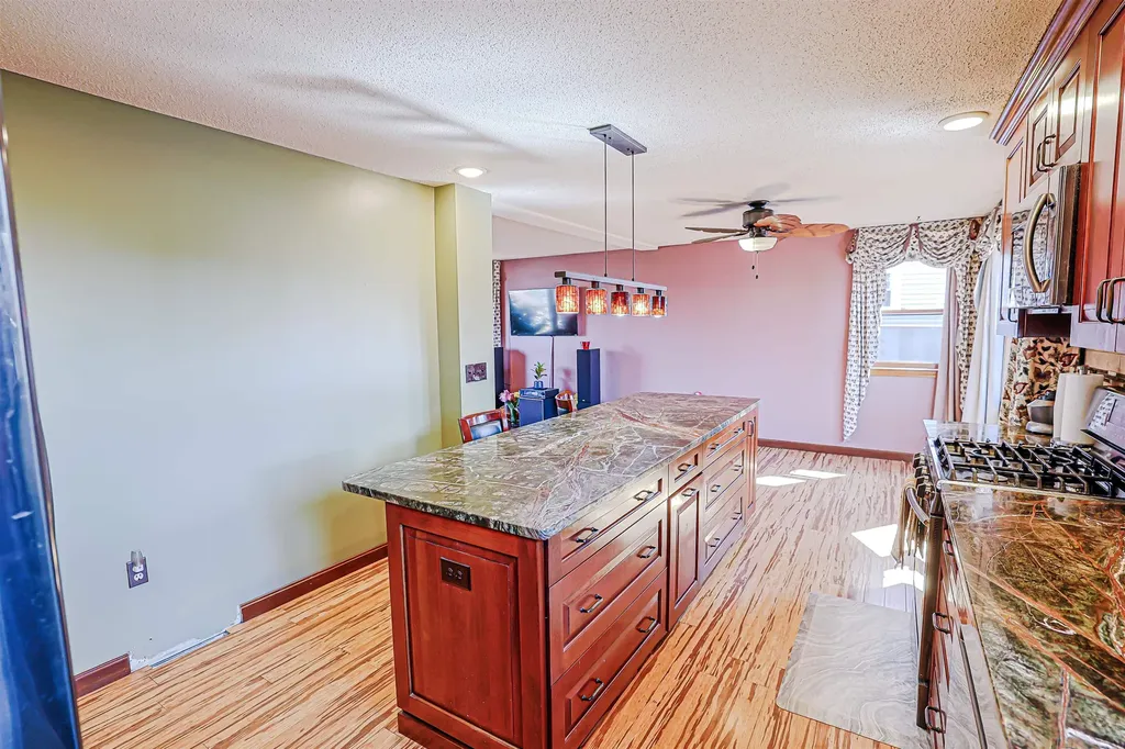 21 Clearview Drive Nashua NH 03062
