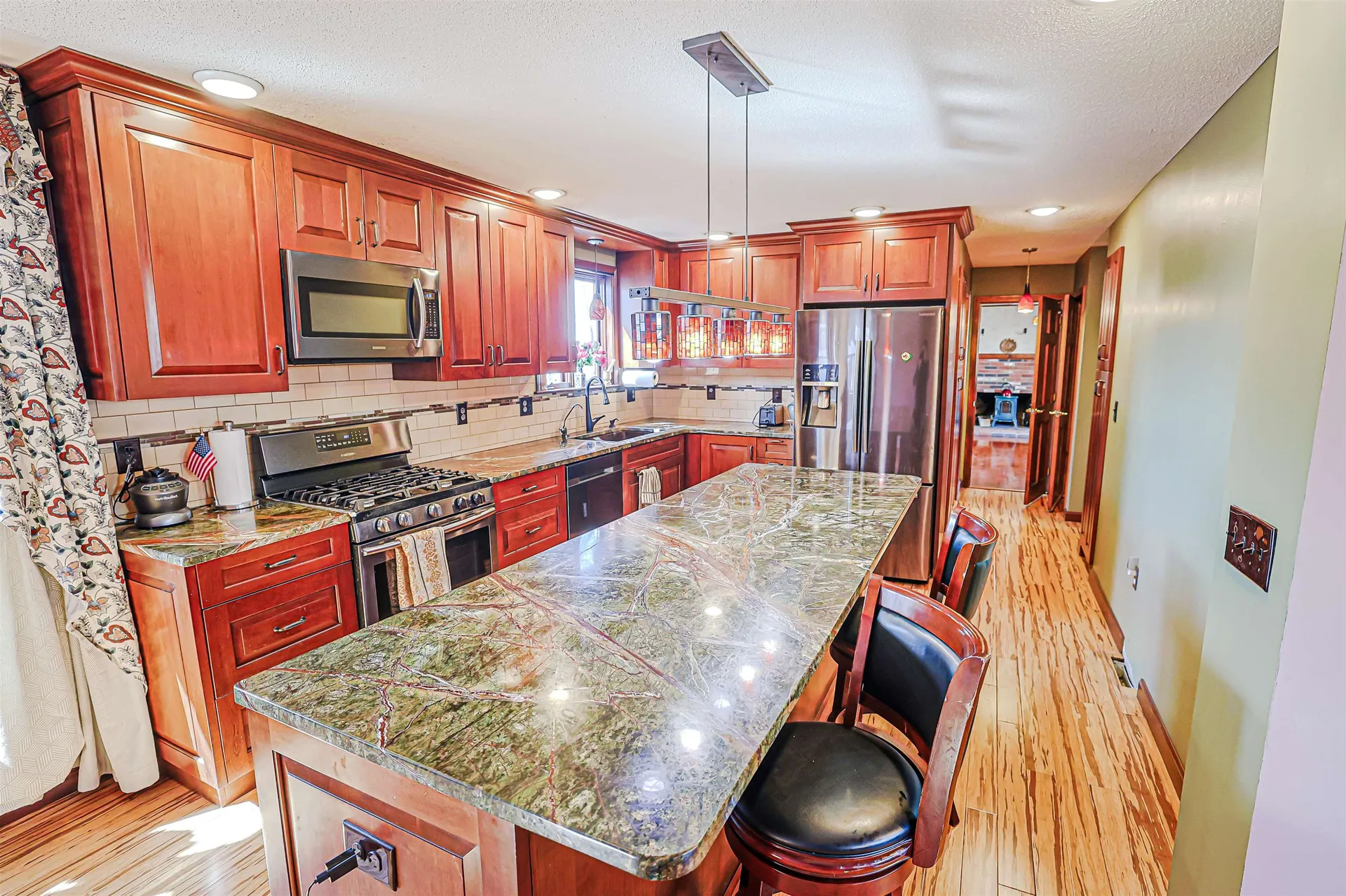 21 Clearview Drive Nashua NH 03062