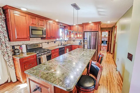 21 Clearview Drive Nashua NH 03062