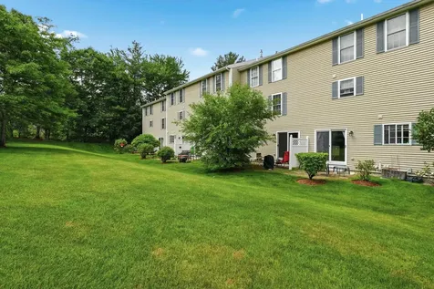 3 Georgetown Drive Nashua NH 03063