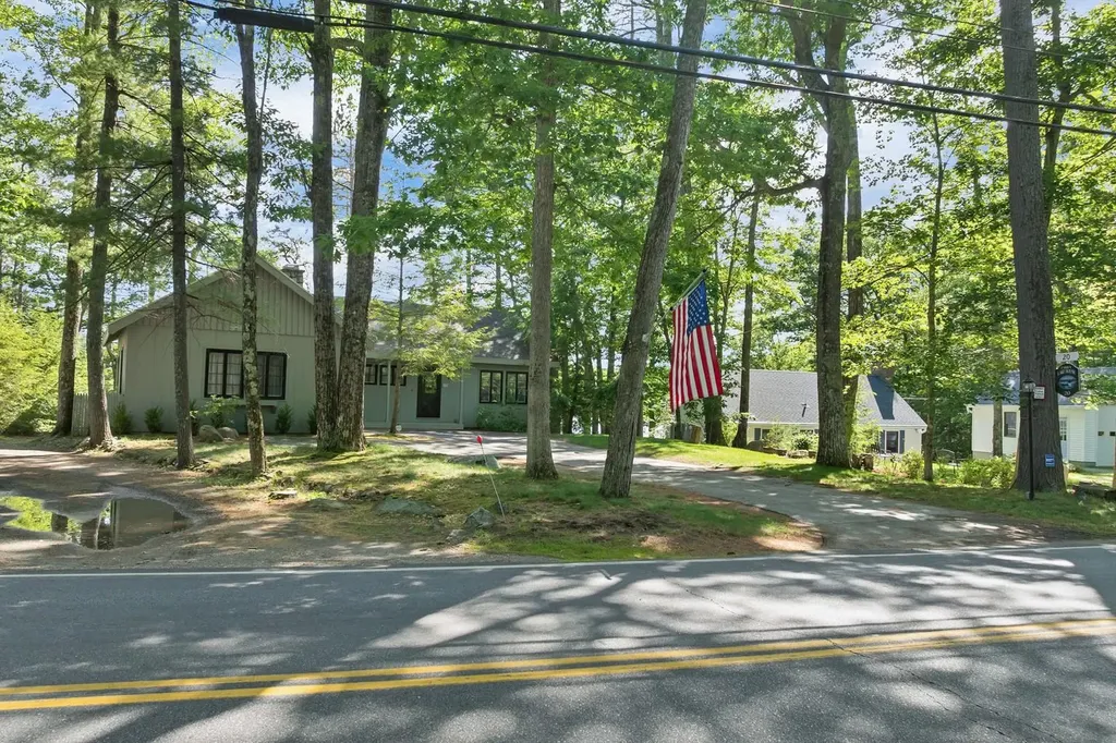 20 Governor Wentworth Highway Tuftonboro NH 03853