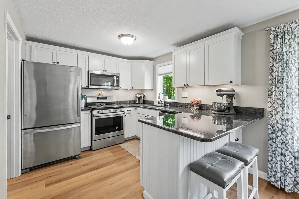 3 Salisbury Road Nashua NH 03064