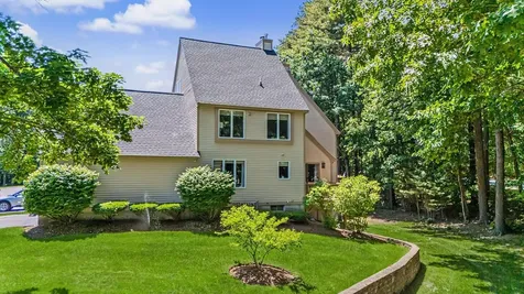 3 Salisbury Road Nashua NH 03064